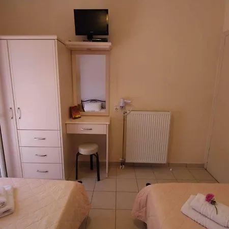 Dimitris Acharavi Corfu 아카라비