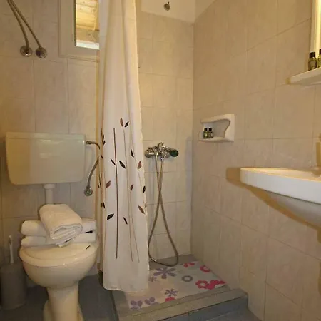 아파트 Dimitris Acharavi Corfu 아카라비